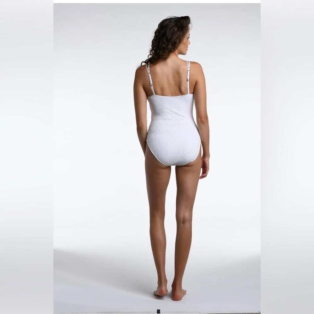 La Blanca Women's One Piece Swimsuit Lingerie Tummy Control Bathing Suit